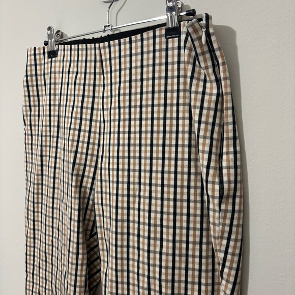 A‎ New Day Checkered High Rise Ankle Pants Plaid - Picture 5 of 10